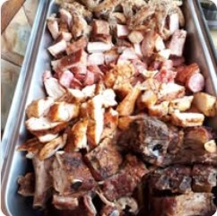 Seleção de carnes assadas para o buffet