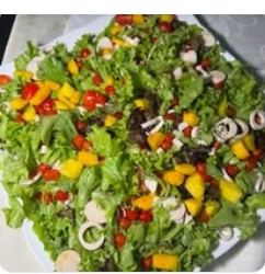 Salada fresca e colorida